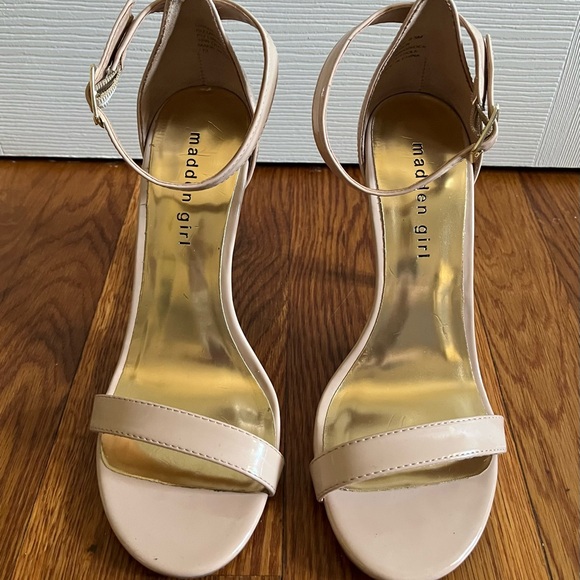 NWT Madden Girl Dafney Ankle Strap Open Toe Nude Stiletto Heel Size 8.5 - Picture 3 of 9